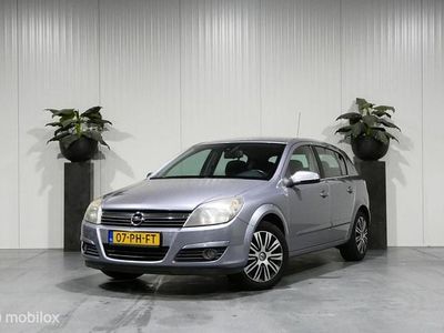 Grijs Occasion 2004 Opel Astra Cosmo Hatchback | € 1.999 (Eerlijke prijs)