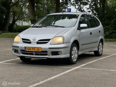 Nissan Almera Tino
