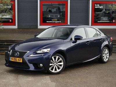 Blauw, metallic lak Gebruikt 2014 Lexus IS300 Sedan | € 18.950