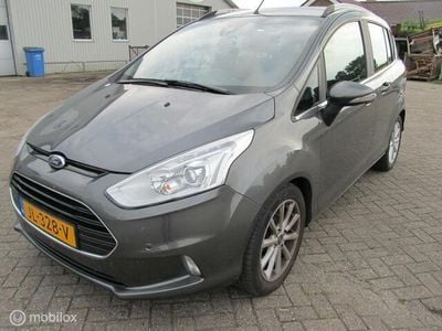 Grijs Gebruikt 2016 Ford B-MAX Titanium MPV | € 11.000 (Iets duurder)