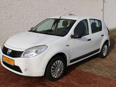 Wit Occasion 2010 Dacia Sandero Ambiance Sedan | € 2.250