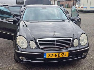 Zwart Gebruikt 2005 Mercedes E200 Avantgarde Sedan | € 5.750 (Iets duurder)
