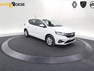 Wit Gebruikt 2024 Dacia Sandero Expression Hatchback | € 19.900 (Eerlijke prijs)