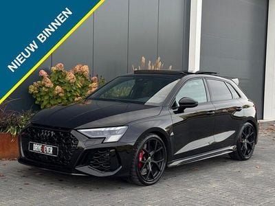 Zwart Gebruikt 2023 Audi RS3 Sportback Hatchback | € 67.995 (Eerlijke prijs)