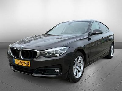 Bruin Occasion 2018 BMW 320 Comfort Edition Hatchback | € 16.950 (Eerlijke prijs)