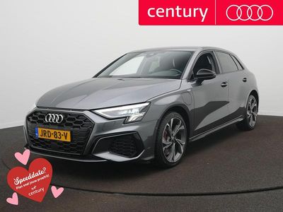 Grijs Occasion 2022 Audi A3 Sportback Competition Hatchback | € 27.900 (Goede deal)