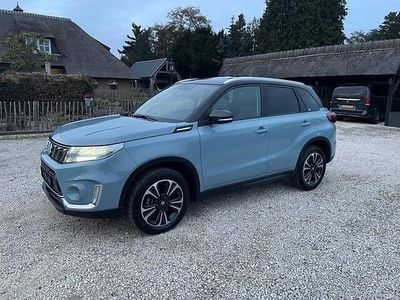 Grijs Gebruikt 2022 Suzuki Vitara Style Hatchback | € 22.950 (Eerlijke prijs)