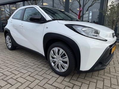 Wit Occasion 2023 Toyota Aygo X Play SUV | € 13.950 (Super prijs)