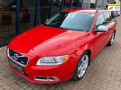 Rood Occasion 2011 Volvo V70 R-Design Stationwagen | € 14.945 (Duur)