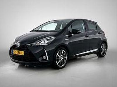 Occasion Toyota Yaris Premium 99 PK (72 kW) 2017 Zwart metallic Hatchback