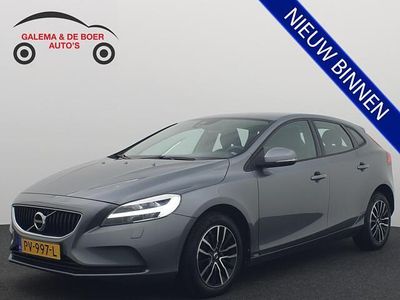 Grijs (metallic) Gebruikt 2017 Volvo V40 Hatchback | € 13.444 (Eerlijke prijs)