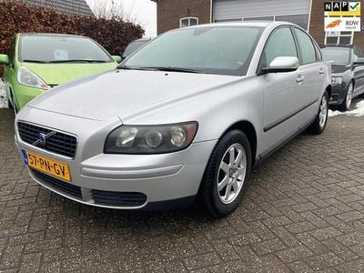 Grijs (metallic) Occasion 2004 Volvo S40 Kinetic Sedan | € 1.549 (Eerlijke prijs)