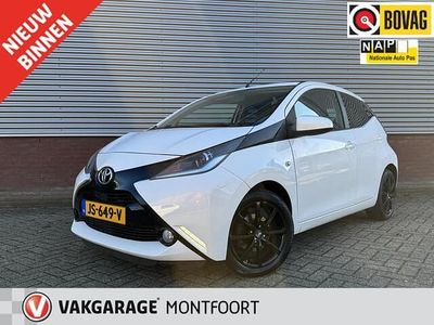 Wit Gebruikt 2016 Toyota Aygo X-wave Hatchback | € 7.950 (Eerlijke prijs)