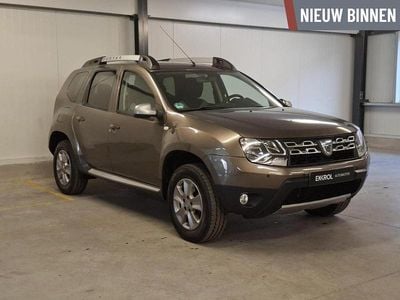 Bruin (metallic) Gebruikt 2017 Dacia Duster Lauréate SUV | € 8.250 (Goede deal)