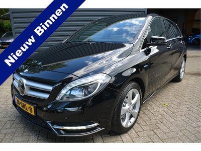 Zwart Gebruikt 2011 Mercedes B180 Ambition MPV | € 8.950 (Iets duurder)