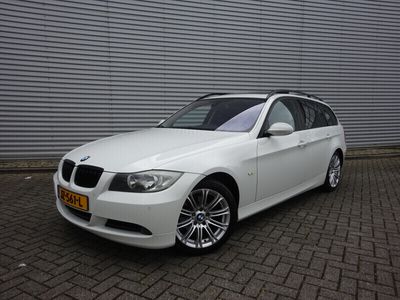 tweedehands BMW 320 3-SERIE Touring i Executive Panoramadak / Navi / Cruise