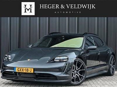 Grijs (metallic) Occasion 2023 Porsche Taycan Sport Turismo Stationwagen | € 64.800 (Super prijs)