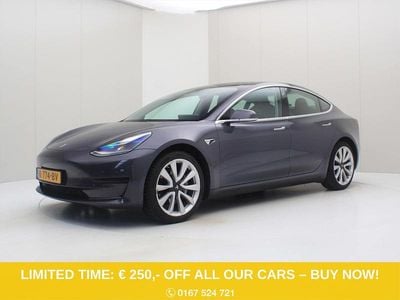 Grijs Occasion 2020 Tesla Model 3 Standard Range Sedan | € 16.700 (Eerlijke prijs)