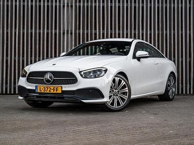Wit Occasion 2020 Mercedes E200 AMG line Coupé | € 31.950 (Super prijs)