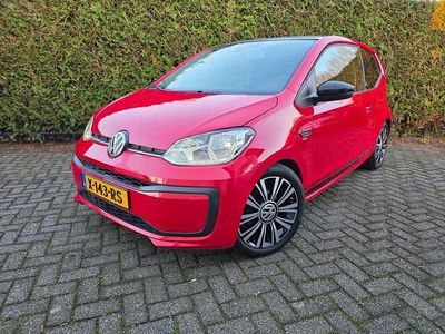 Rood Gebruikt 2017 VW up! take up! Hatchback | € 6.750 (Eerlijke prijs)