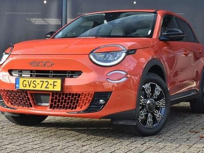 Oranje Occasion 2024 Fiat 600E Urban SUV | € 22.900 (Super prijs)