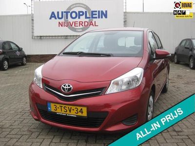 tweedehands Toyota Yaris YARIS 1.0 VVT-i Now nette maar ook zuinigeop all seasons banden met trekhaak!