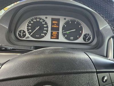 Mercedes B200