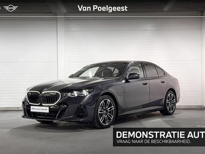 Sophistograu brillianteffect metallic (a90) (donker grijs metallic) Occasion 2026 BMW 530e Comfort Edition Sedan | € 86.481