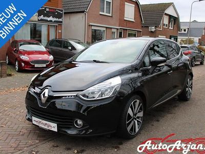 Zwart Gebruikt 2014 Renault Clio IV Dynamique Hatchback | € 7.900 (Eerlijke prijs)