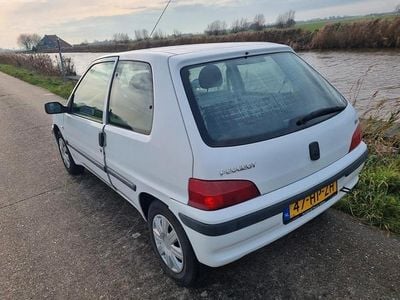Peugeot 106