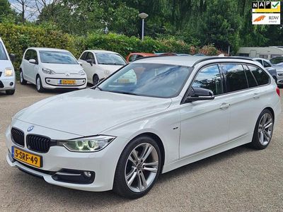 Wit (metallic) Occasion 2013 BMW 320 Efficient Dynamics Stationwagen | € 9.950 (Eerlijke prijs)