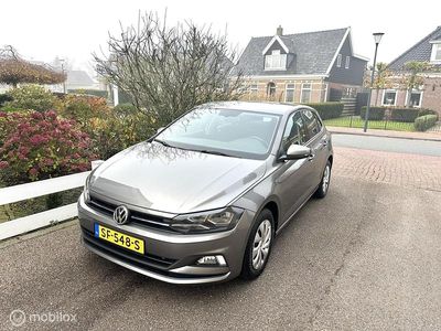 Grijs (metallic) Occasion 2018 VW Polo Comfortline Hatchback | € 14.450 (Eerlijke prijs)