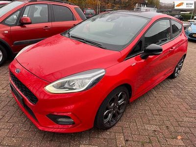Rood Occasion 2018 Ford Fiesta ST-Line Hatchback | € 11.999 (Iets duurder)