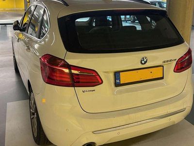 Wit Occasion 2019 BMW 225 Stationwagen | € 16.800