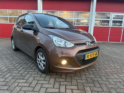 Occasion Hyundai i10 Comfort 67 PK (49 kW) 2016 Bruin (metallic) Hatchback
