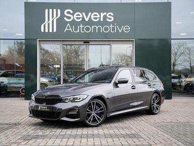 Grijs Occasion 2022 BMW 320e Basis Stationwagen | € 35.888 (Duur)