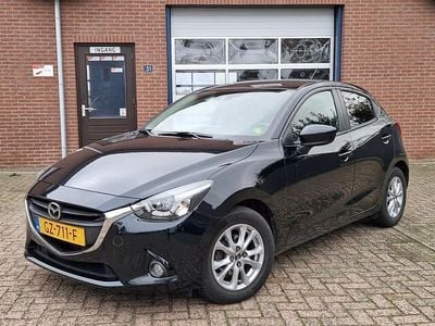 Zwart Gebruikt 2015 Mazda 2 Hatchback | € 11.950 (Eerlijke prijs)