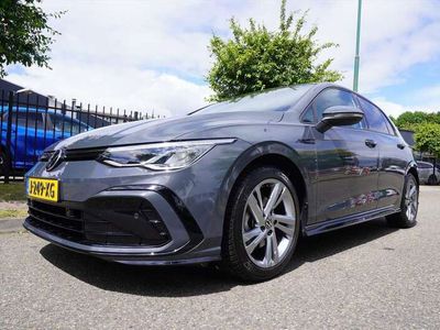 Grijs Occasion 2020 VW Golf VIII R-line Hatchback | € 22.945 (Eerlijke prijs)