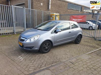 tweedehands Opel Corsa 1.2-16V Selection