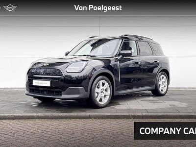 Midnight black ii Nieuw 2025 Mini Countryman Essential SUV | € 39.400 (Eerlijke prijs)
