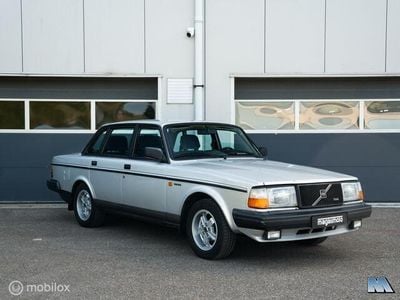 Grijs Gebruikt 1989 Volvo 240 Sedan | € 18.999