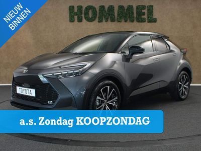 tweedehands Toyota C-HR Hybrid 140 First Edition DIRECT UIT VOORRAAD LEVERBAAR! - STOEL EN STUURVERWARMING - AUTOMATISCHE ACHTERKLEP - DRAADLOZE TELEFOONLADER