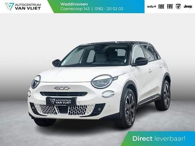Bicolor bianco gelato / zwart dak (934) Nieuw 2025 Fiat 600 SUV | € 29.990 (Eerlijke prijs)