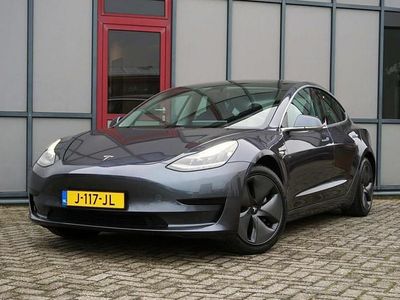 Grijs Occasion 2020 Tesla Model 3 Standard Range Sedan | € 18.400 (Eerlijke prijs)