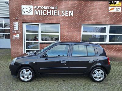 Zwart Gebruikt 2007 Renault Clio II Campus Hatchback | € 2.450 (Eerlijke prijs)