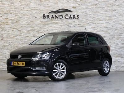Zwart Occasion 2016 VW Polo Comfortline Hatchback | € 6.999 (Goede deal)