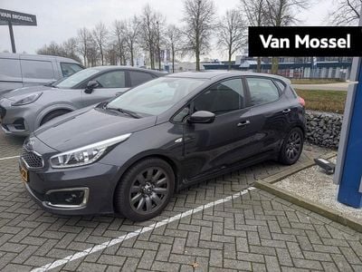 Grijs Gebruikt 2017 Kia Ceed Comfort Hatchback | € 11.645 (Eerlijke prijs)