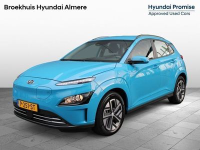 tweedehands Hyundai Kona EV Comfort 39 kWh Automaat / €2.000 subsidie / Navigatie / Krell Audio / Climate / Camera / Adaptive Cruise / LED / 17'' Velgen