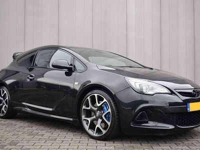 Zwart Gebruikt 2016 Opel Astra GTC OPC Hatchback | € 14.995 (Eerlijke prijs)