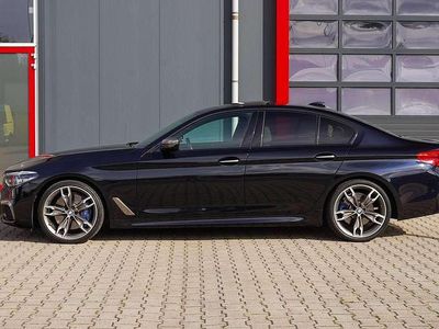 Zwart Gebruikt 2018 BMW 550 Sedan | € 36.900